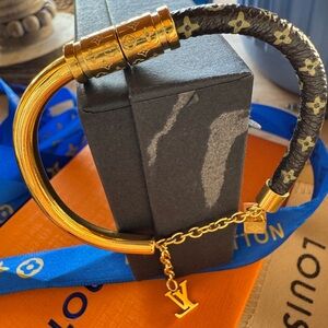 Lv beautiful 🤩 classic new bracelet!